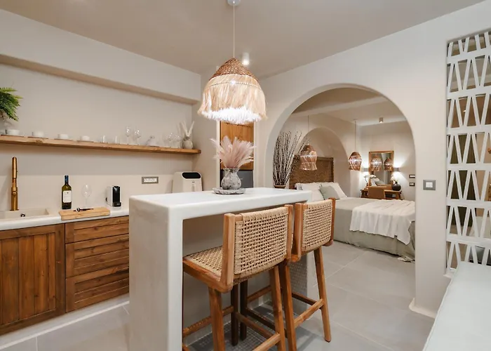 Chic Elysium - Joy Naxos City