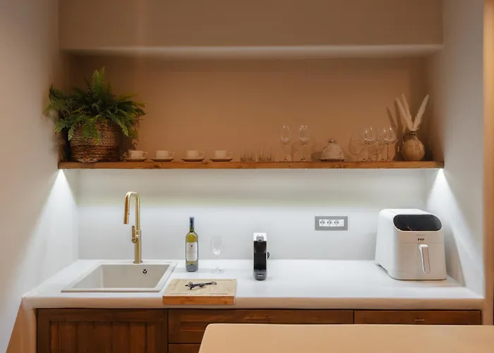 Chic Elysium - Joy Naxos City